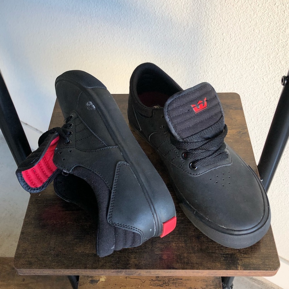 SUPRA Low Top Sneakers